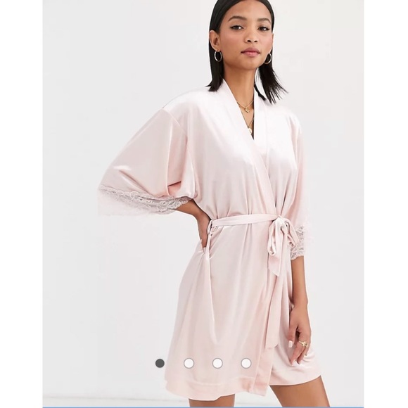 NWOT ASOS Robe Lace Detail - Picture 3 of 4